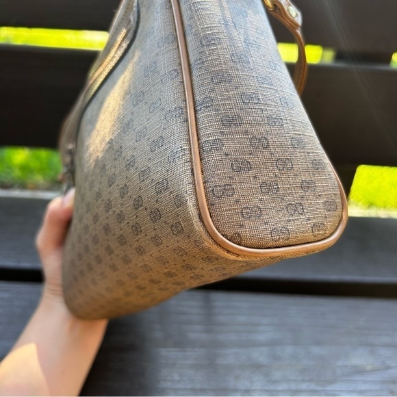 Vintage Gucci micro monogram crossbody - Picture 10 of 15